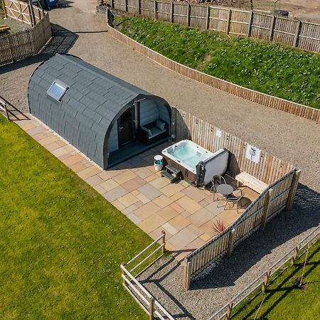 Thistle Pod Farm Stay With Hottub Sleeps 2 Galston  Екстериор снимка